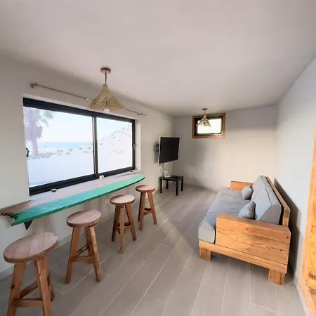 Ahul Con Pequena Piscina