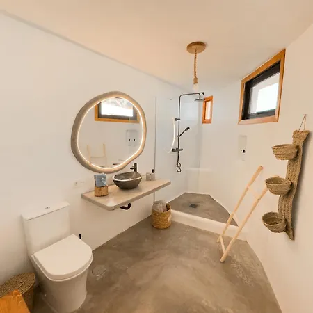 Ahul Con Pequena Piscina Hébergement de vacances *