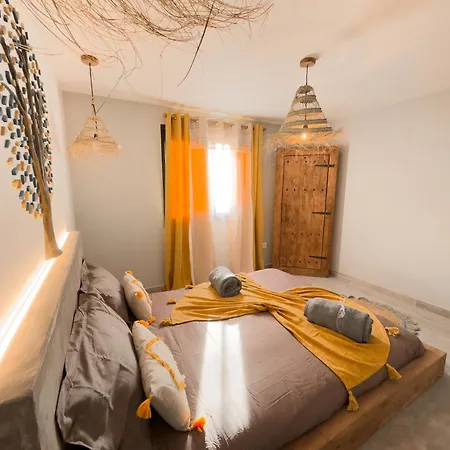 Ahul Con Pequena Piscina Hébergement de vacances *