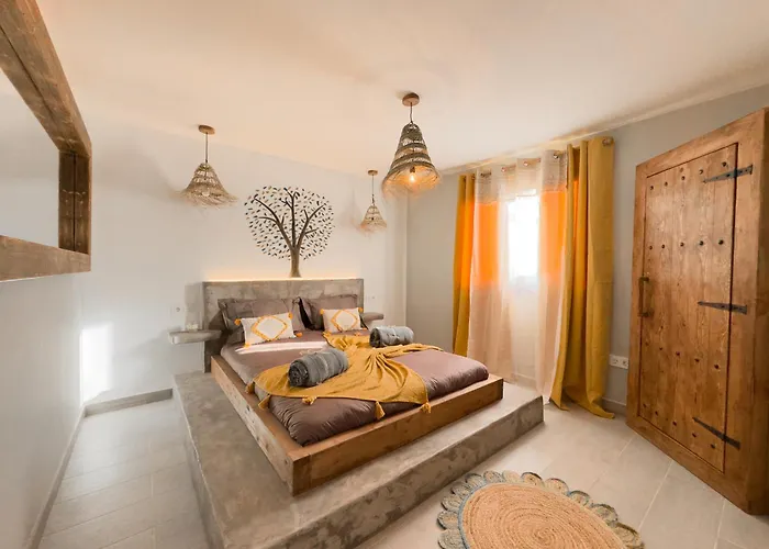 Ahul Con Pequena Piscina Casa vacanze